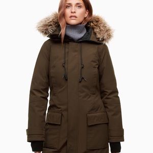 ARITZIA . BANCROFT PARKA . Golden by TNA. XS